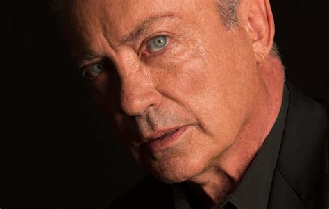 ¡Encuentra tu próxima película favorita! Un thriller psicológico con el carismático actor Udo Kier!